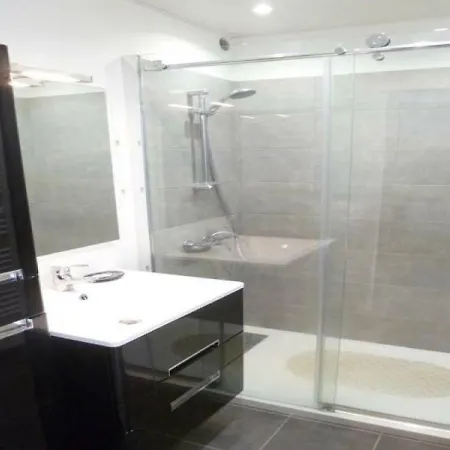- A Deux Pas De La Plage - Beau T2 Traversant Avec Terrasse, Balcon Et Parking Individuel Securise Appartement Arcachon